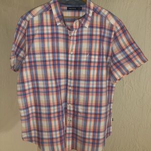 NÁUTICA MENS SHORT SLEEVE BUTTON DOWN SHIRT